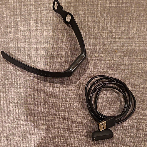 Used fitbit charge - fitbit,